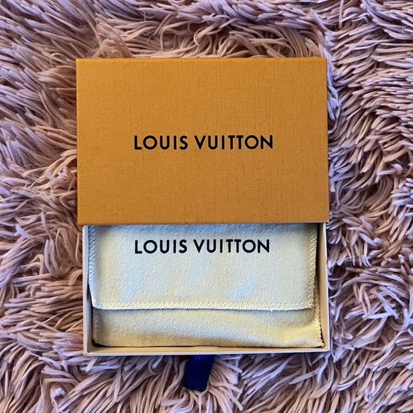 (Traded) Louis Vuitton Damier Ebene Key Pouch - Picture 8 of 12